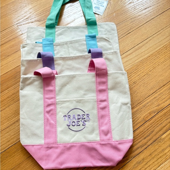 Brand new Trader Joe’s tote bags - Picture 1 of 1